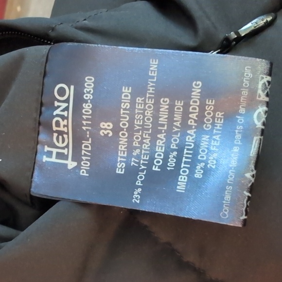 Herno Laminar - Quilted WINDSTOPPER Hooded Down Gilet - Black - Picture 8 of 8